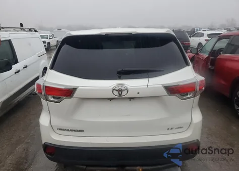 2014 Toyota Highlander Le z USA, uszkodzony, nr VIN 5TDBKRFH6ES052063